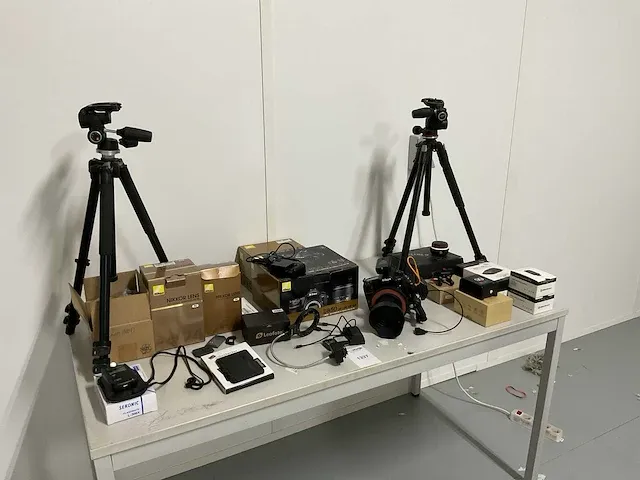 Nikon d850 24-120 vr kit fotocamera met toebehoren - afbeelding 1 van  20