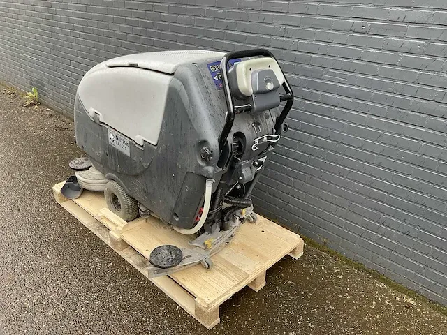 Nilfisk ba 651 zelfrijdende veegmachine - afbeelding 3 van  8