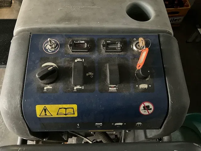 Nilfisk ba550 vloerschrobmachine - afbeelding 2 van  6