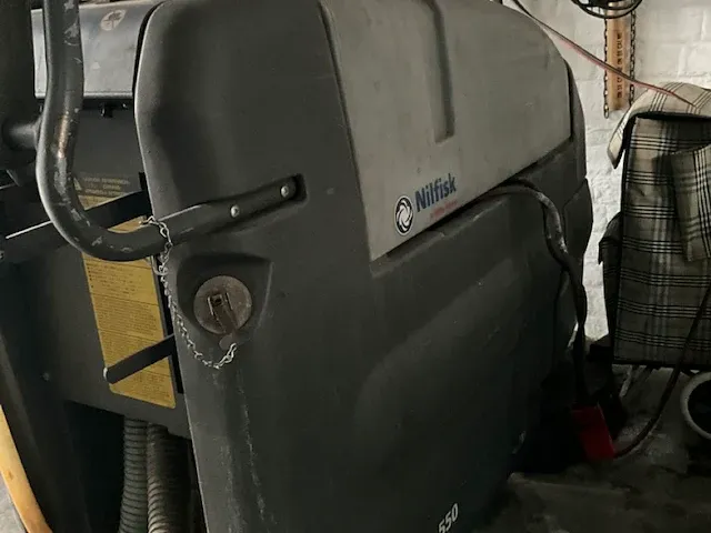Nilfisk ba550 vloerschrobmachine - afbeelding 4 van  6