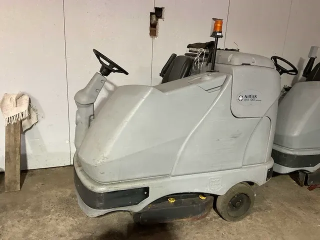 Nilfisk br1100s veegmachine (2x) - afbeelding 3 van  10