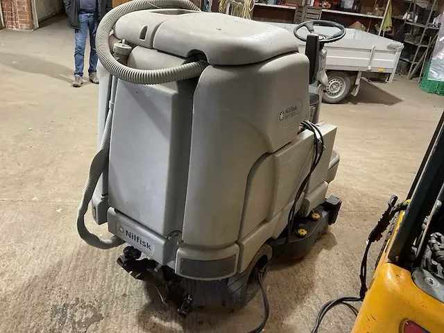 Nilfisk br1100s veegmachine - afbeelding 7 van  12