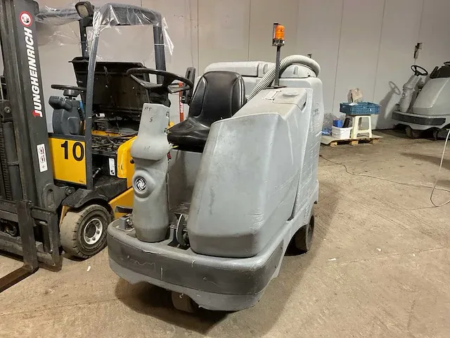 Nilfisk br1100s veegmachine - afbeelding 8 van  12