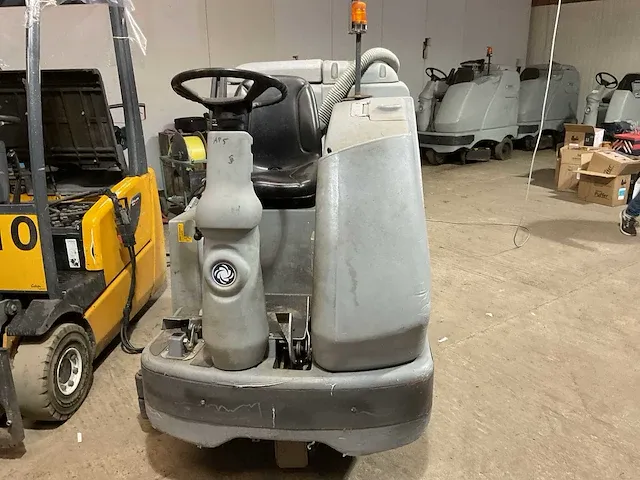Nilfisk br1100s veegmachine - afbeelding 9 van  12