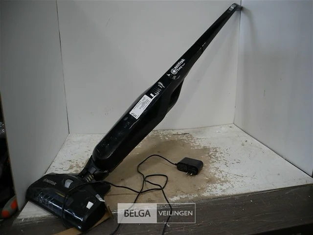 Nilfisk easy 20v black steelstofzuiger - afbeelding 1 van  2