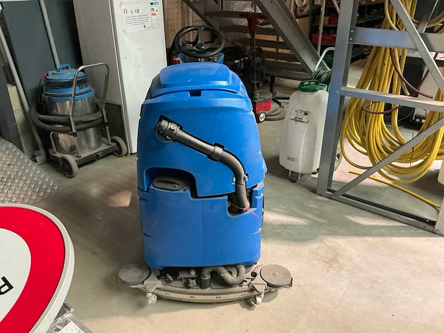 Nilfisk schrobzuigmachine r471c reiniging overig - afbeelding 12 van  17