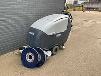 Nilfisk scrubber dryer ba 851 veegmachine - afbeelding 1 van  10