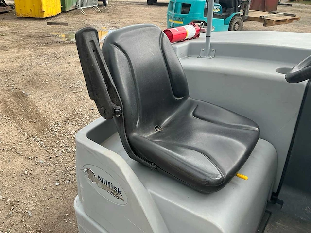 Nilfisk sw8000 zelfrijdende veegmachine - afbeelding 5 van  30