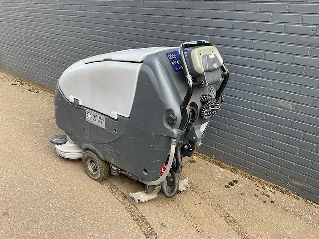 Nilkfisk ba 651 veegmachine - afbeelding 3 van  9
