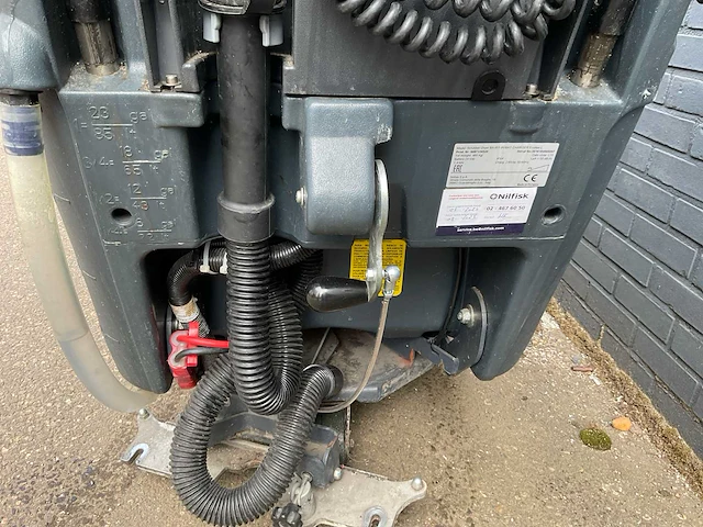 Nilkfisk ba 651 veegmachine - afbeelding 8 van  9