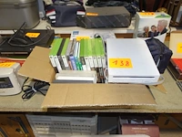 Nintendo spelconsole + 3 spellen - afbeelding 1 van  2