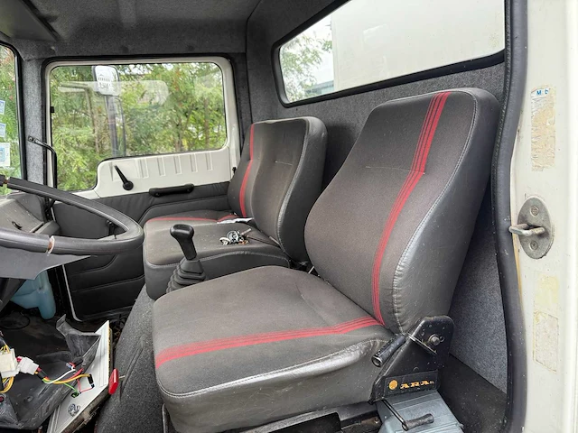 Nissan - 1991 - l50.09 - vrachtwagen - afbeelding 9 van  24