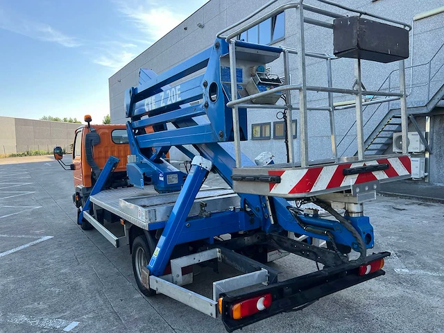 Nissan - 20-12-2006 - cabstar - hoogtewerker - personenauto - afbeelding 31 van  57