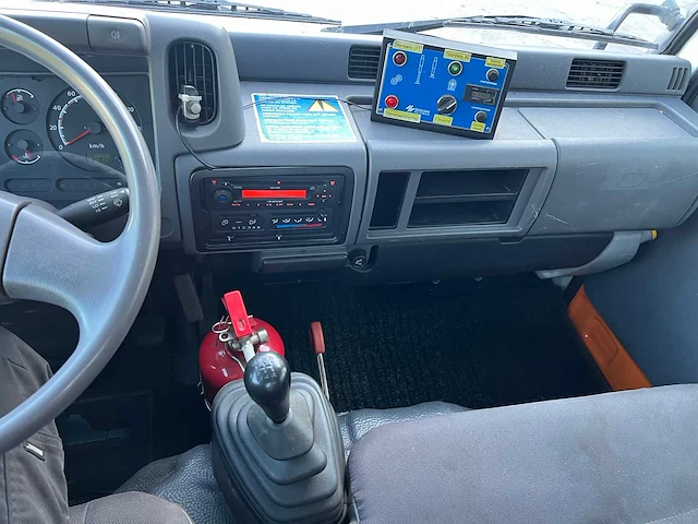 Nissan - 20-12-2006 - cabstar - hoogtewerker - personenauto - afbeelding 47 van  57