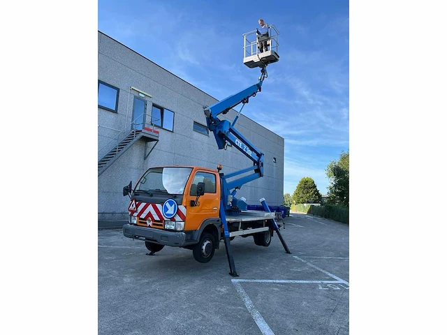 Nissan - 20-12-2006 - cabstar - hoogtewerker - personenauto - afbeelding 56 van  57
