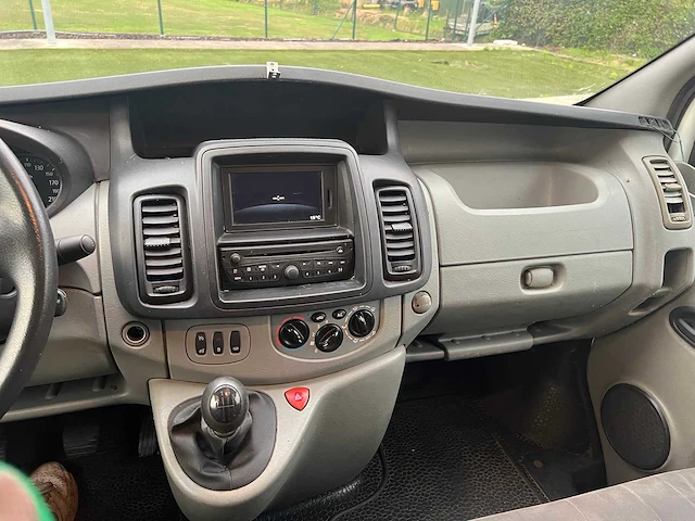 Nissan - 2014 - primastar - bestelwagen - personenauto - afbeelding 5 van  13