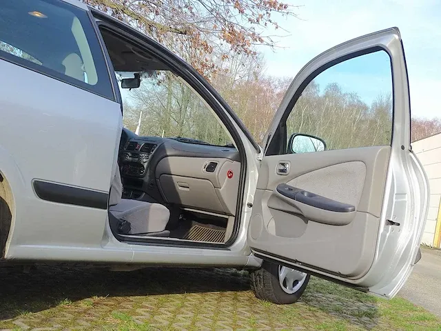 Nissan almera 1.5 - afbeelding 10 van  46