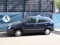 Nissan almera benzine 2005 (marge)
