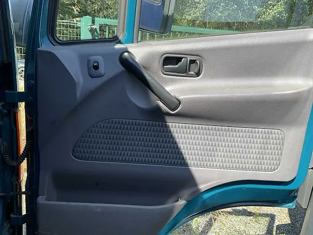 Nissan atleon vrachtwagen - afbeelding 6 van  16