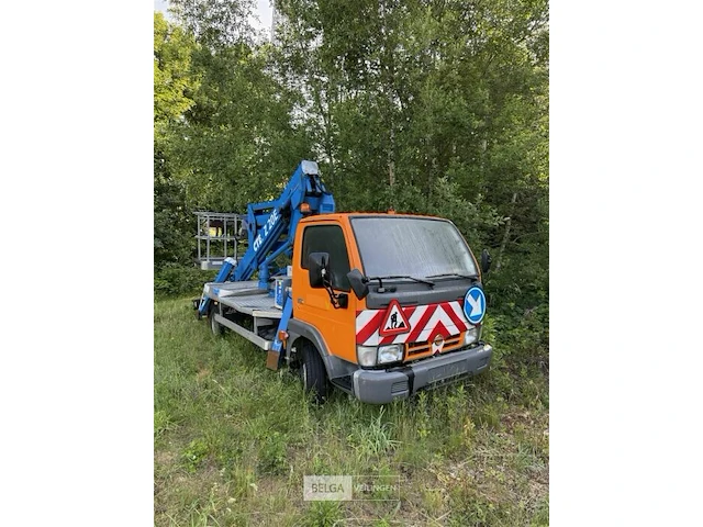 Nissan cabstar lichte vrachtwagen, met hoogtewerker - afbeelding 1 van  19