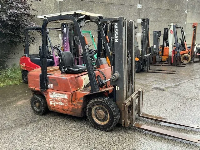 Nissan fj02a25u heftruck - afbeelding 2 van  4