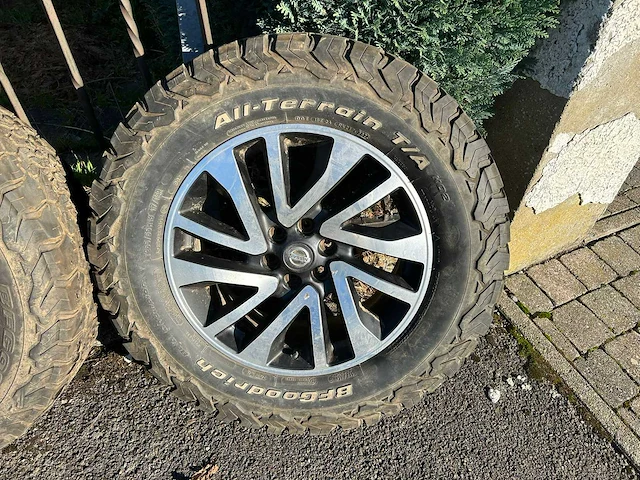Nissan navara wiel (8x) - afbeelding 3 van  18