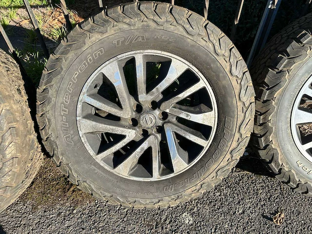 Nissan navara wiel (8x) - afbeelding 4 van  18