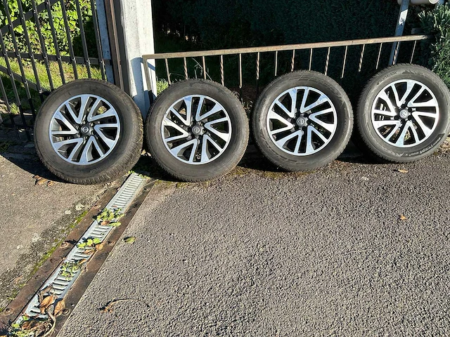 Nissan navara wiel (8x) - afbeelding 1 van  18