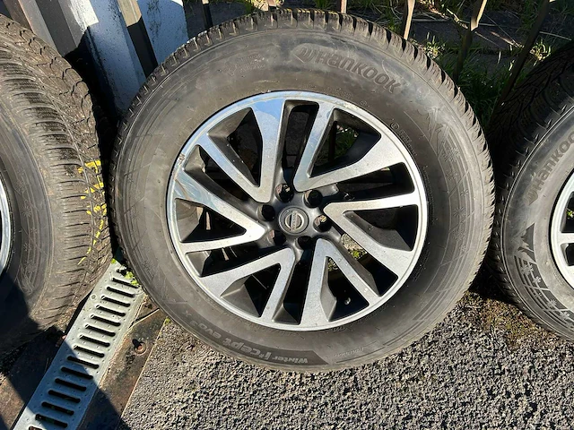 Nissan navara wiel (8x) - afbeelding 13 van  18