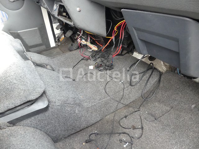 Nissan trade 3.0 (1996-44.049 km-vin:vwake0553s745309) - afbeelding 4 van  27