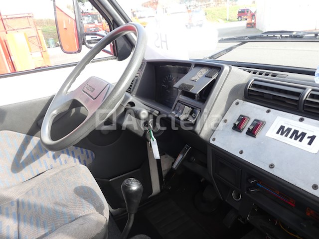 Nissan trade 3.0 (1996-44.049 km-vin:vwake0553s745309) - afbeelding 9 van  27