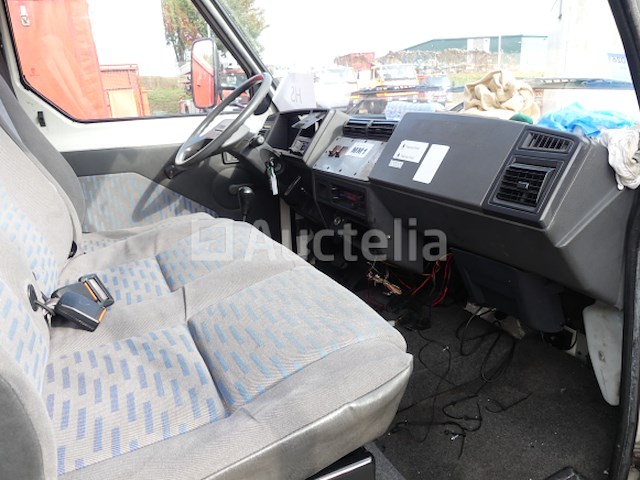 Nissan trade 3.0 (1996-44.049 km-vin:vwake0553s745309) - afbeelding 20 van  27