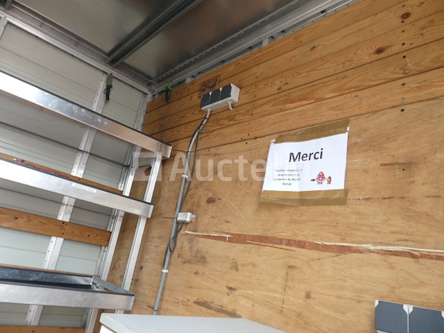 Nissan trade 3.0 (1996-44.049 km-vin:vwake0553s745309) - afbeelding 25 van  27