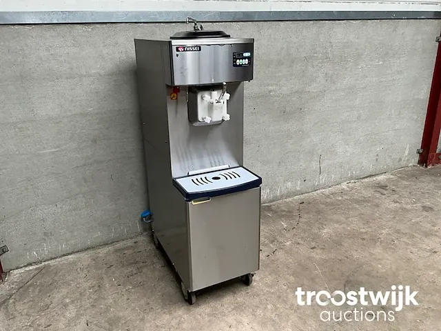 Nissei softijsmachine - afbeelding 1 van  1