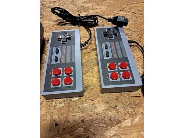 Nitendo nes + 2 controllers met ingebouwde spelletjes - afbeelding 2 van  4