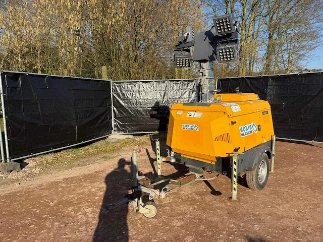 Nixon hire vt hybrid lichtmast - afbeelding 1 van  6