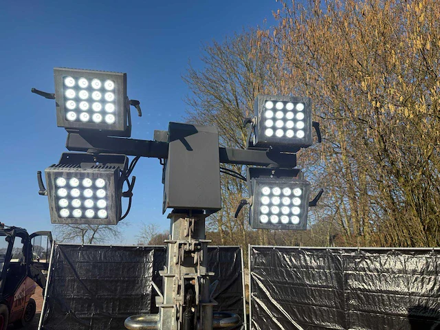 Nixon hire vt hybrid lichtmast - afbeelding 6 van  6