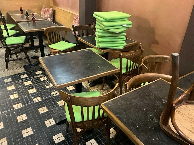 Nn bistrotafels en stoelen - afbeelding 2 van  14