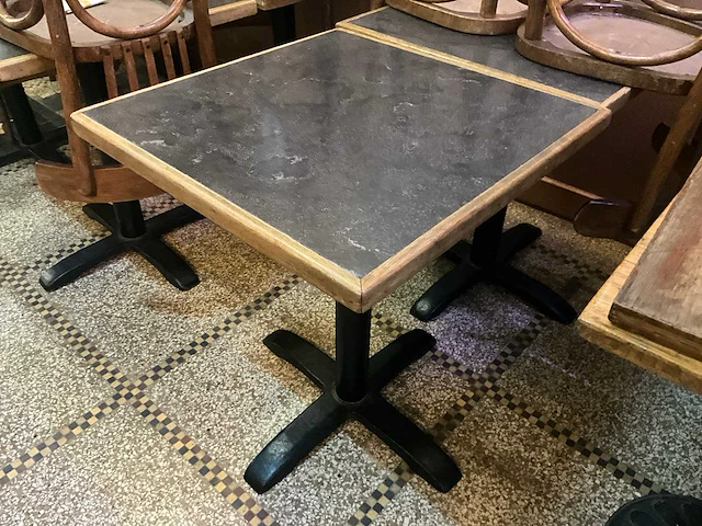 Nn bistrotafels en stoelen - afbeelding 1 van  14