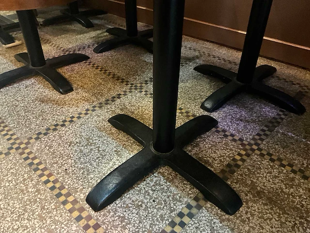Nn bistrotafels en stoelen - afbeelding 8 van  14