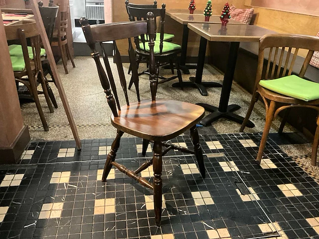 Nn bistrotafels en stoelen - afbeelding 11 van  14