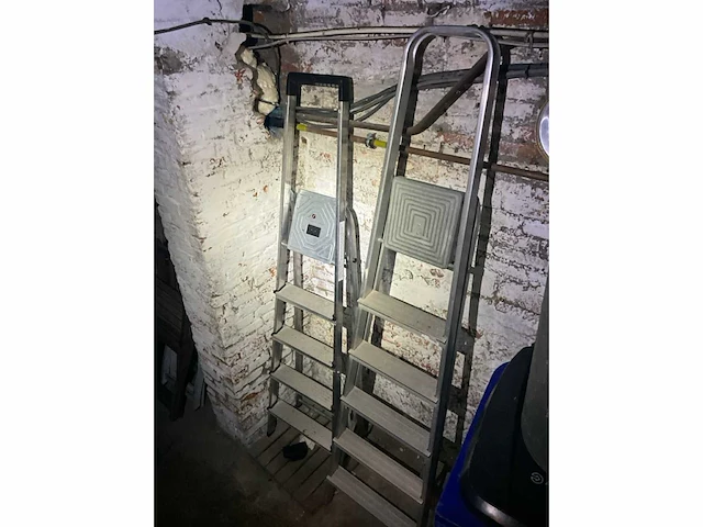 Nn diverse ladders (2x) - afbeelding 1 van  6