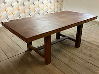 Nn eetkamertafel