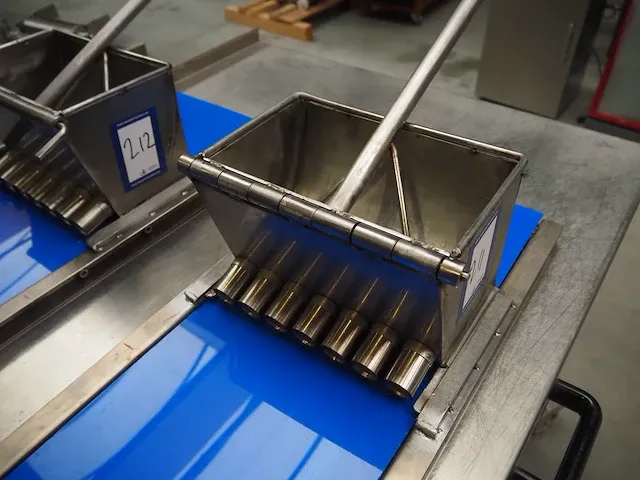 Nn filling device for croquettes - afbeelding 4 van  7