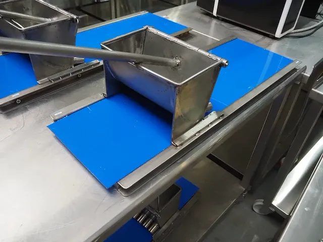 Nn filling device for croquettes - afbeelding 7 van  7