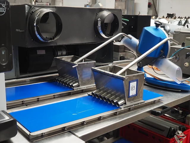 Nn filling device for croquettes - afbeelding 1 van  4