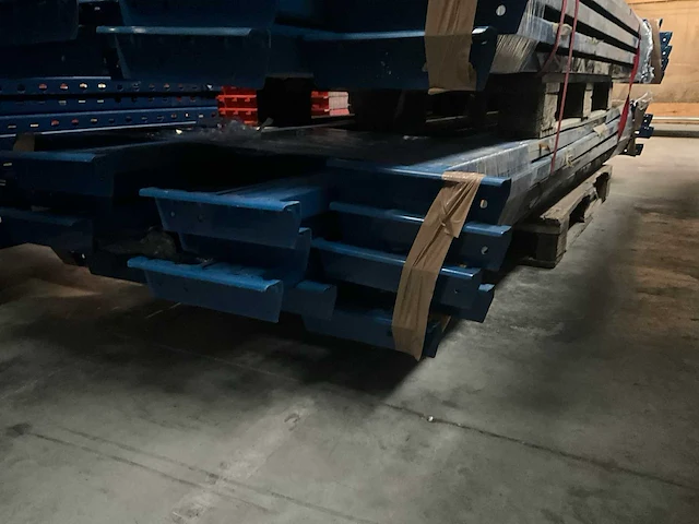 Nn gedemonteerde liggers palletstelling (23x) - afbeelding 1 van  3
