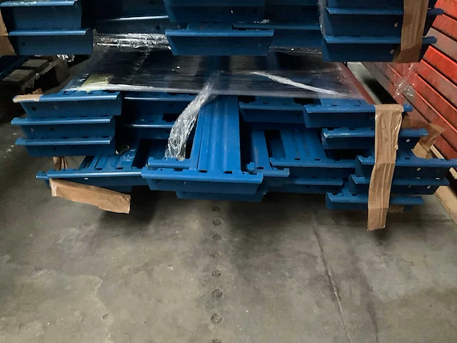 Nn gedemonteerde liggers palletstelling (23x) - afbeelding 2 van  3