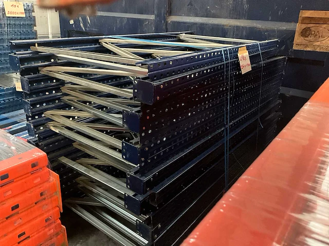 Nn gedemonteerde staanders palletstelling (18x) - afbeelding 1 van  4
