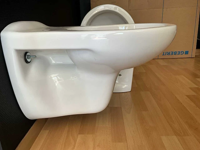Nn hangtoilet en handenwasser (2x) - afbeelding 2 van  7